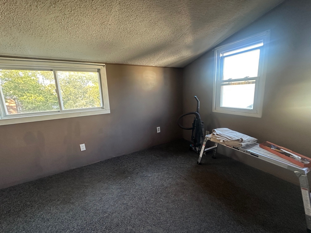 176 Adelaide Street - Photo 3