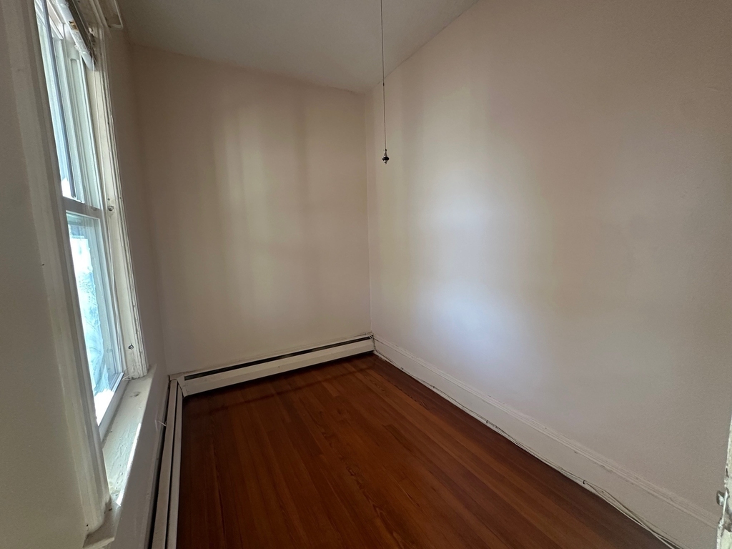 176 Adelaide Street - Photo 5