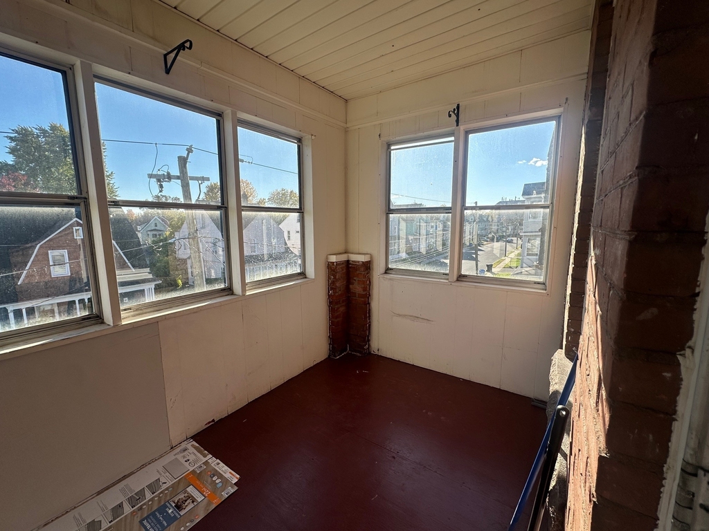 176 Adelaide Street - Photo 4