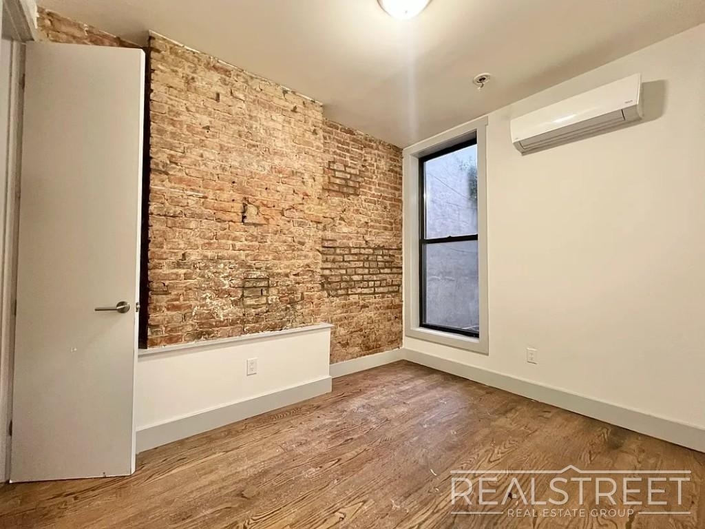 1351 Hancock Street - Photo 3