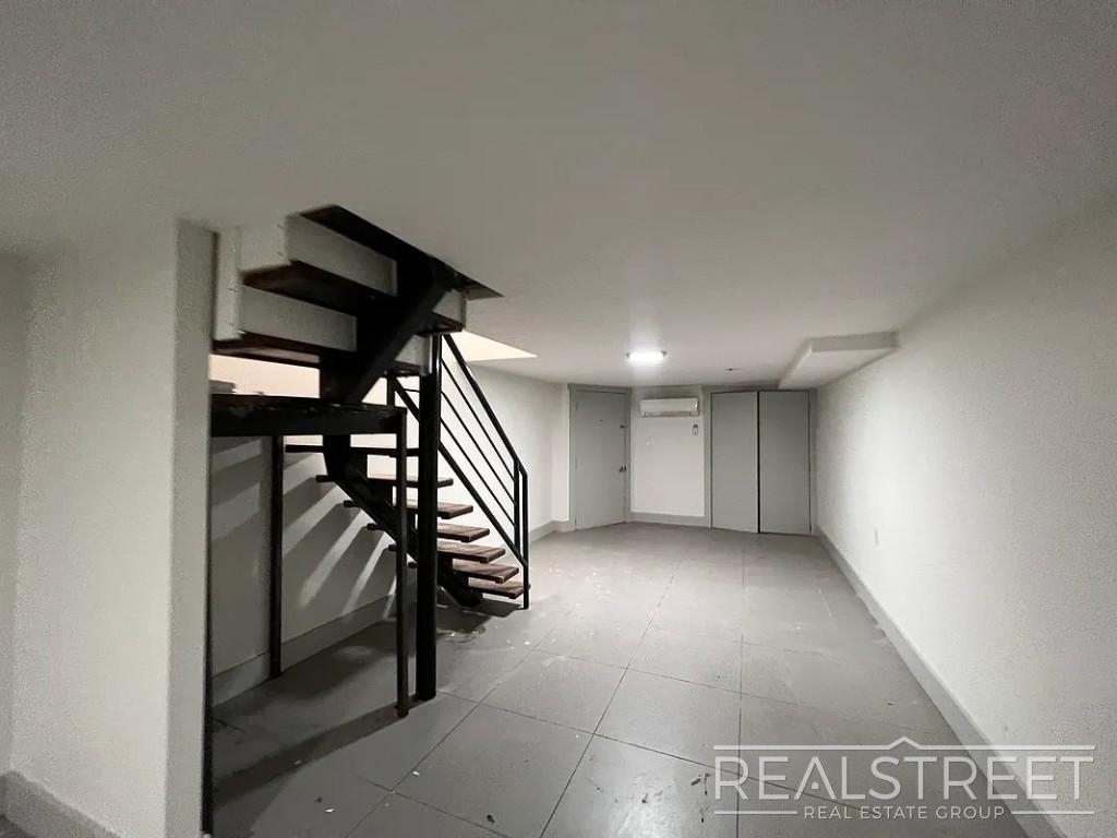 1351 Hancock Street - Photo 6