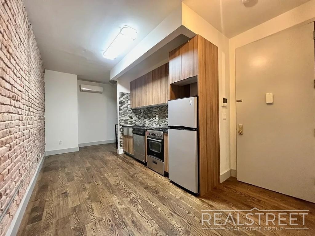 1351 Hancock Street - Photo 1