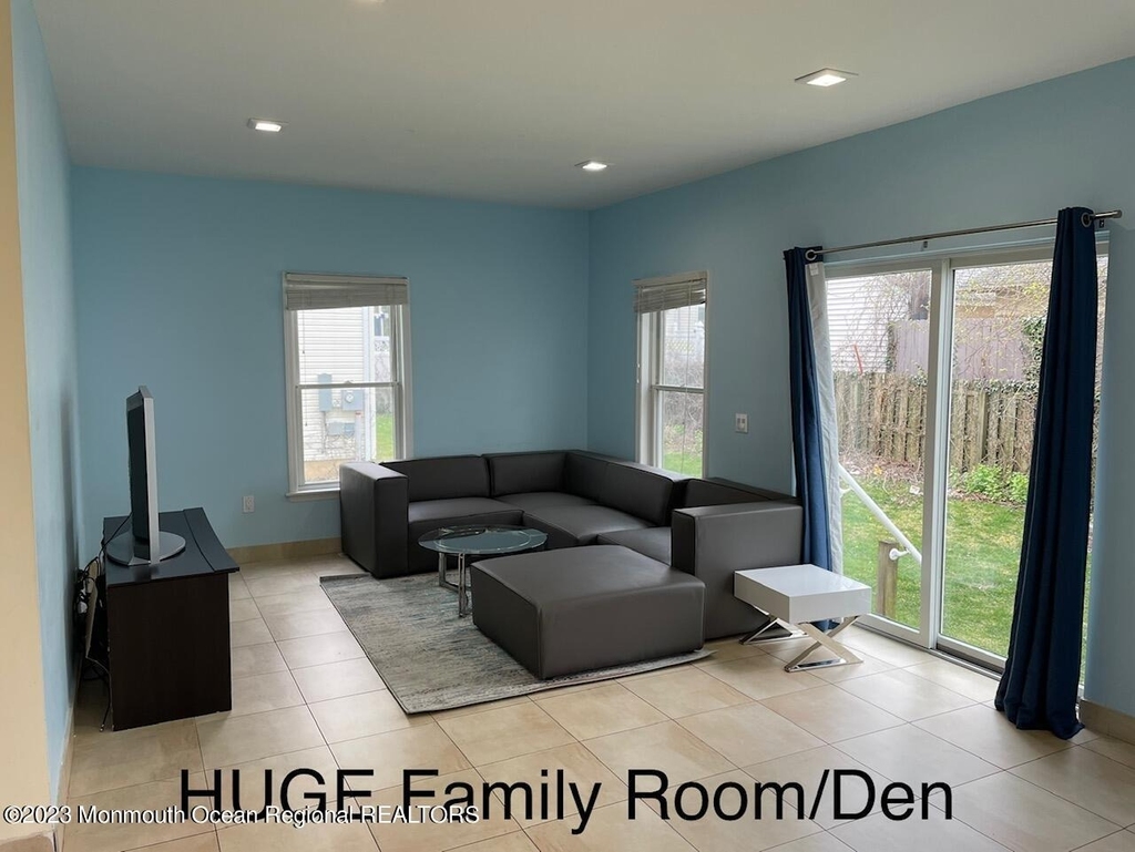 110 Poplar Avenue - Photo 11