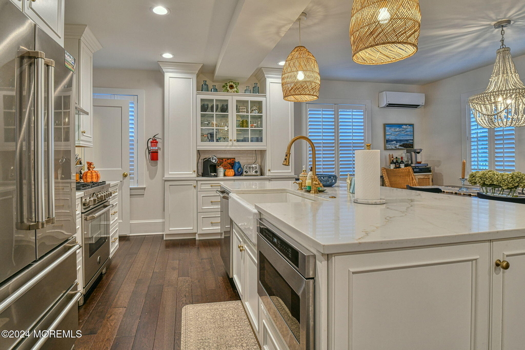 77 Asbury Avenue - Photo 12