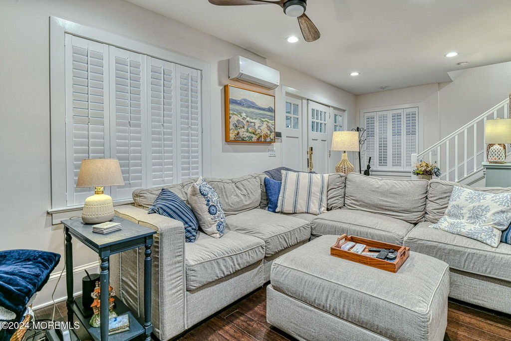 77 Asbury Avenue - Photo 9