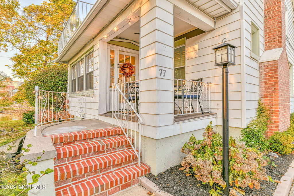 77 Asbury Avenue - Photo 1