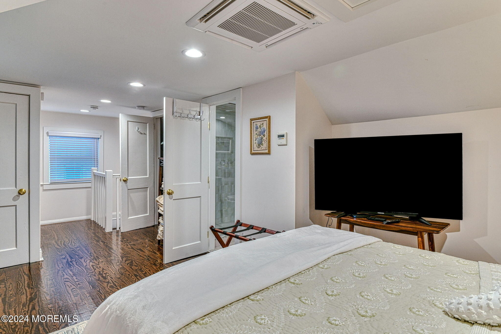 77 Asbury Avenue - Photo 30