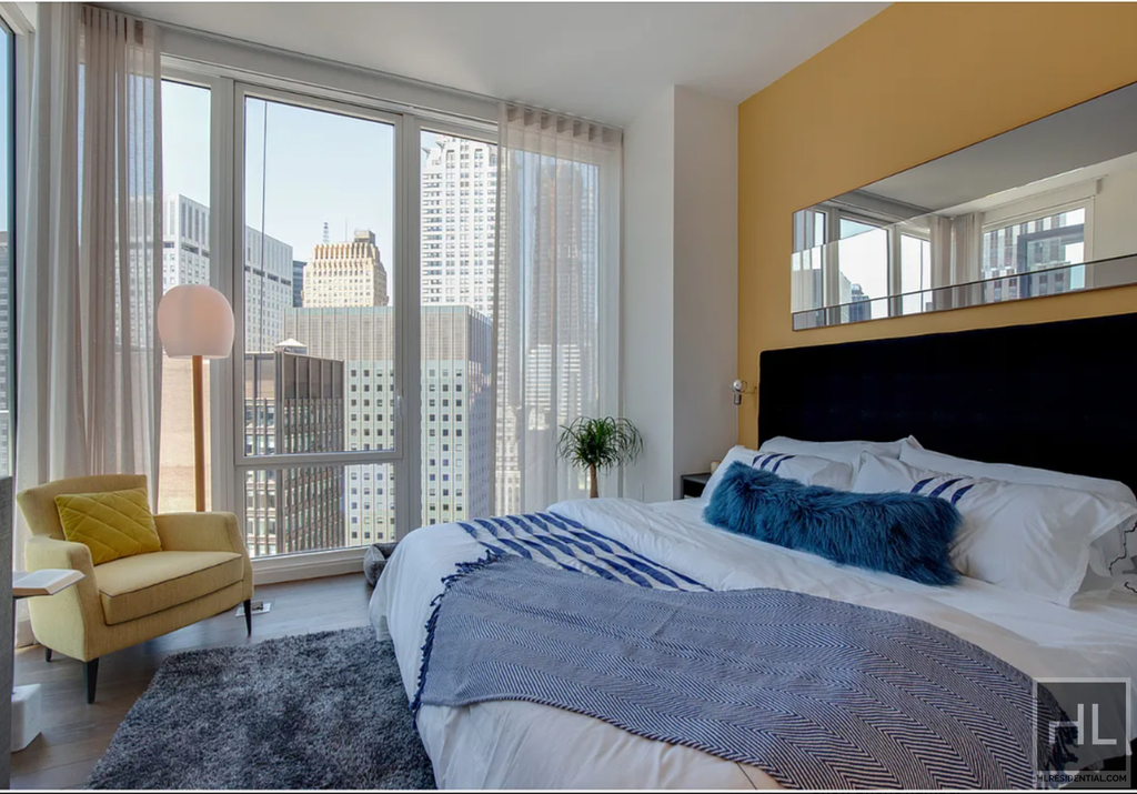 East 44th Street - Photo 4