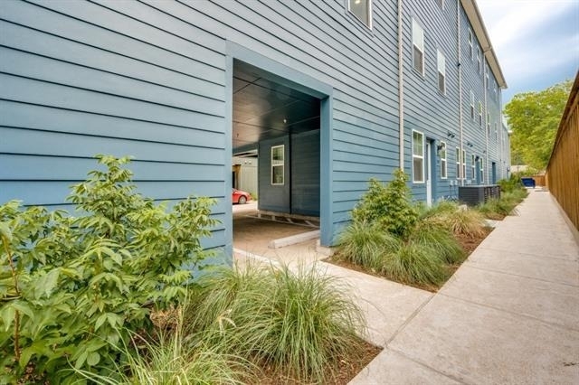 5317 Reiger Avenue - Photo 2