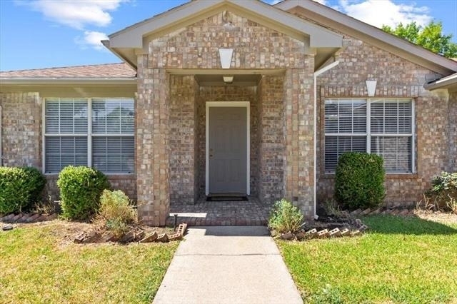 7617 Dockside Drive - Photo 2