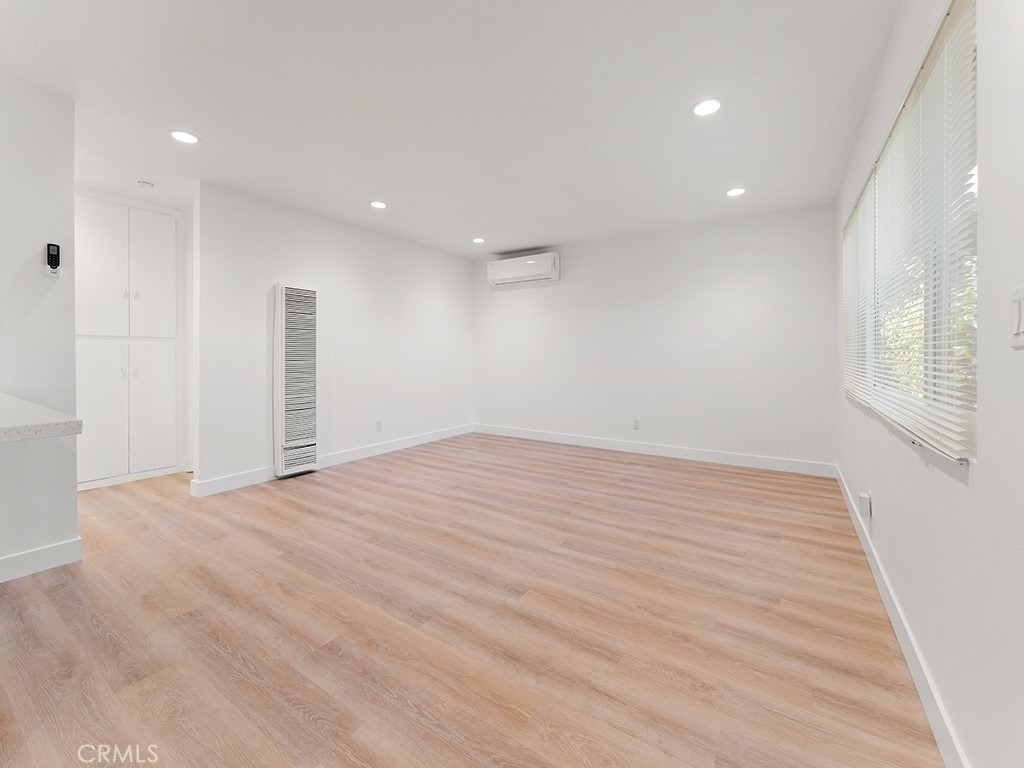 308 S Laurel Street - Photo 5