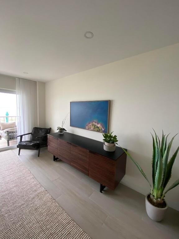1021 Hillsboro Mile - Photo 9