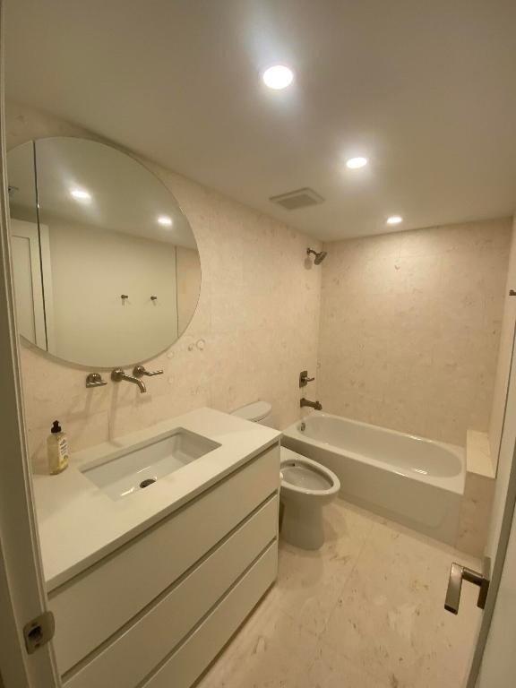 1021 Hillsboro Mile - Photo 14