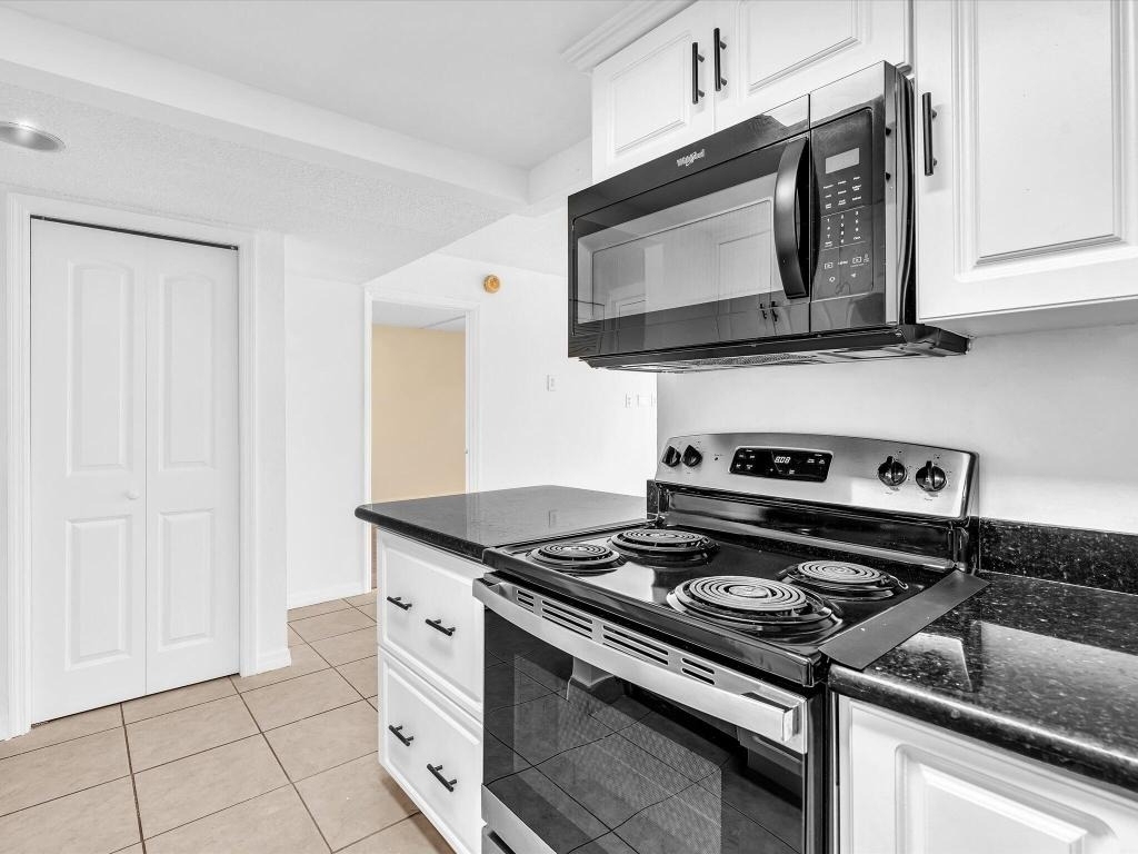 220 Lakeview Drive - Photo 9
