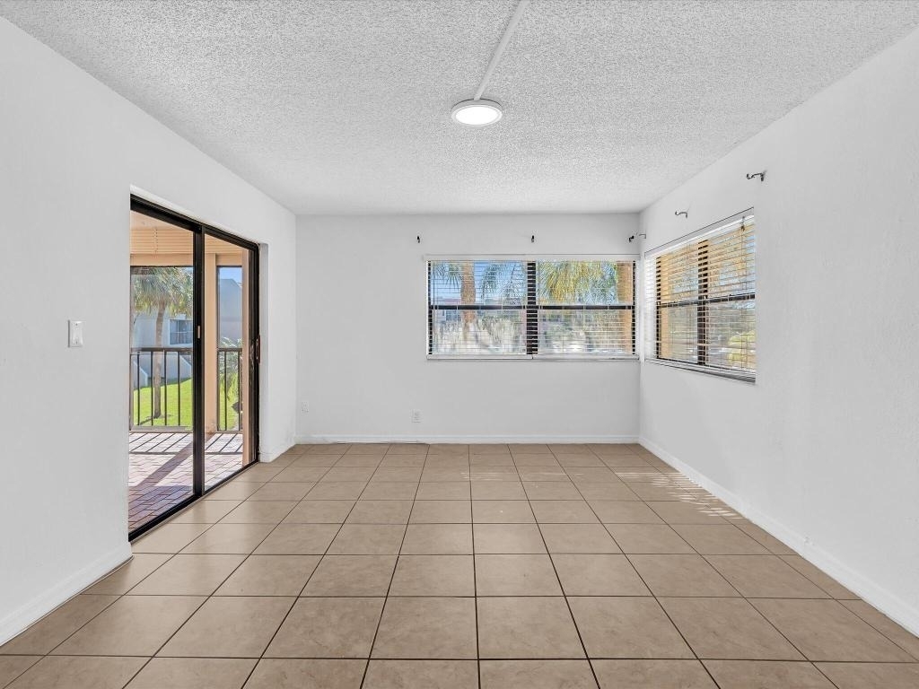 220 Lakeview Drive - Photo 16