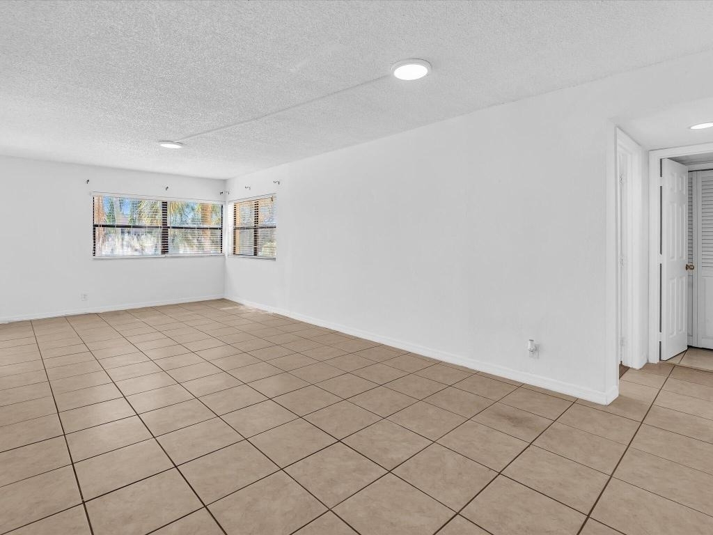 220 Lakeview Drive - Photo 12