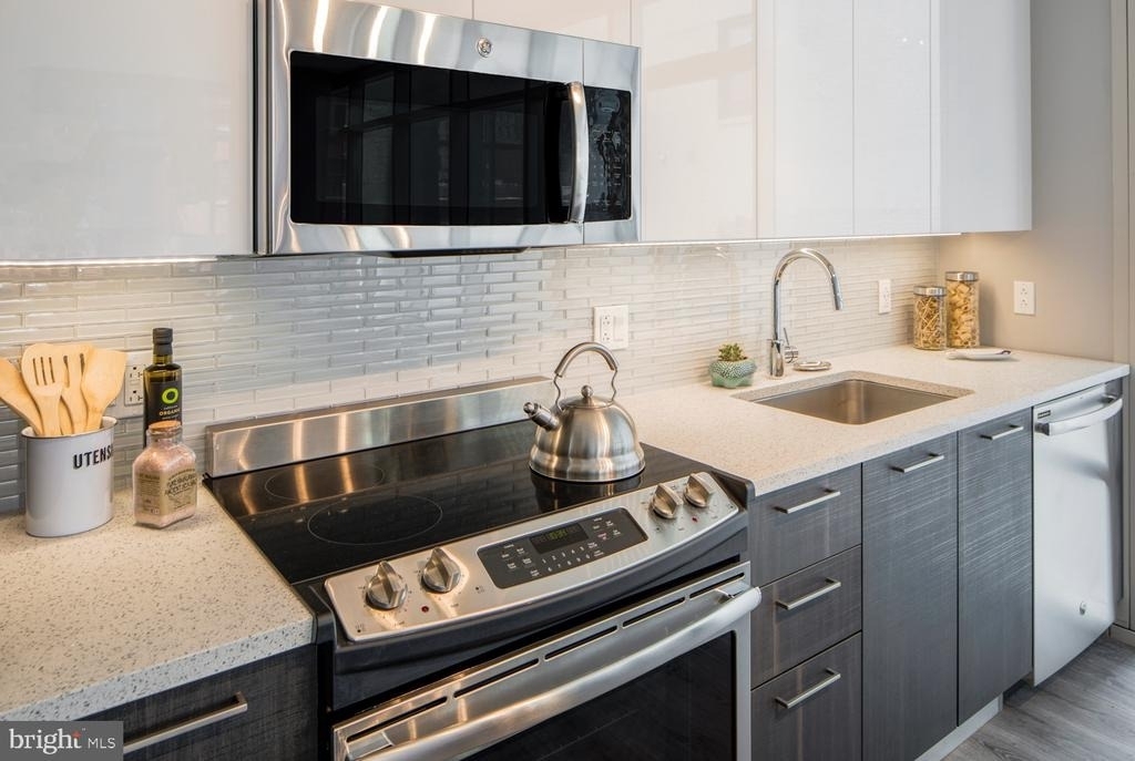 1213 Walnut Street - Photo 1