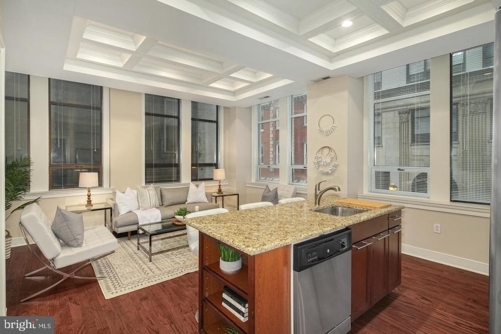 1501 Locust Street - Photo 2