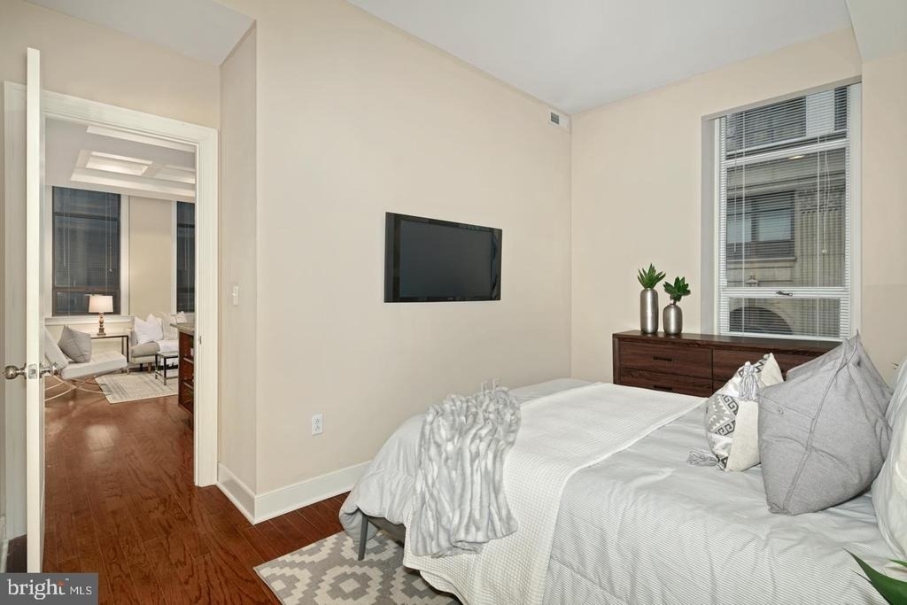 1501 Locust Street - Photo 11