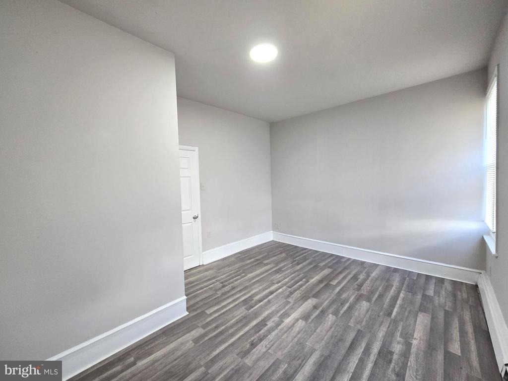 5526 N Mascher Street - Photo 8