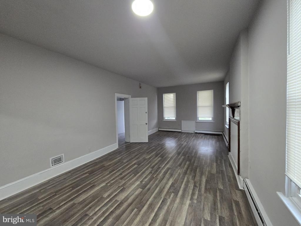 5526 N Mascher Street - Photo 3