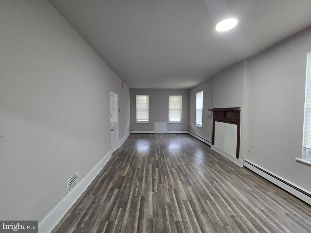 5526 N Mascher Street - Photo 1