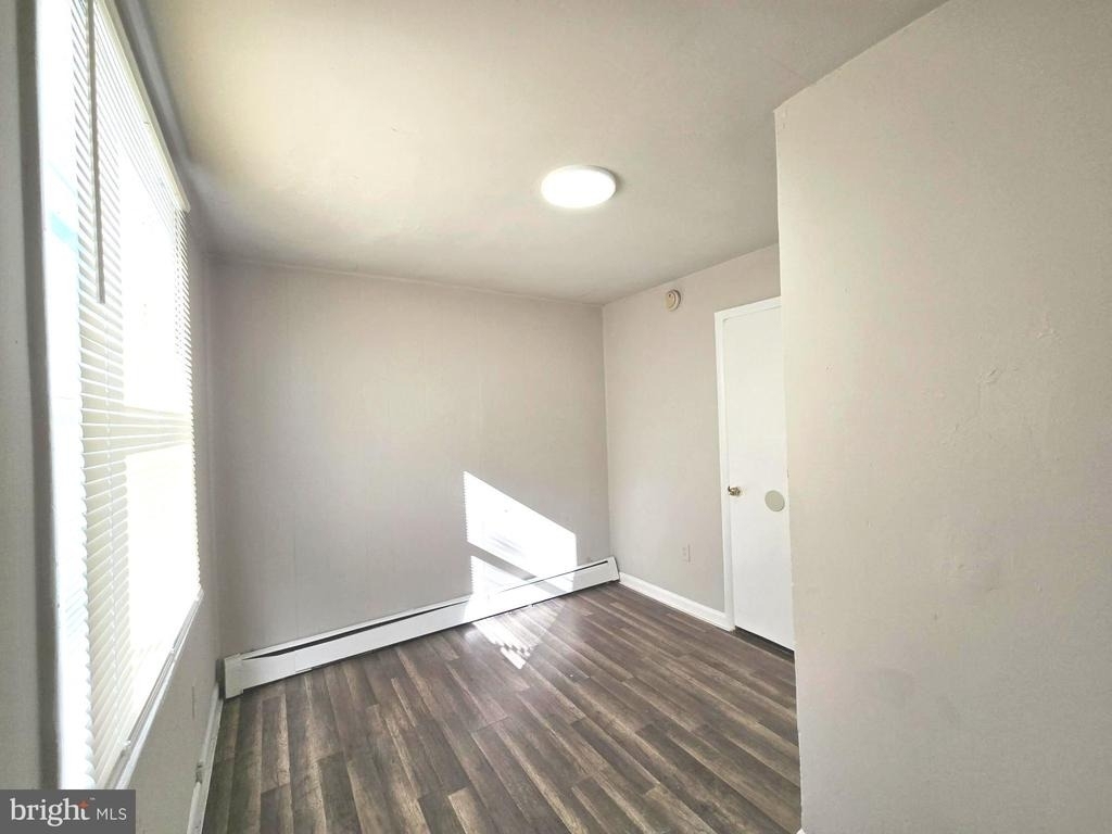 5526 N Mascher Street - Photo 18