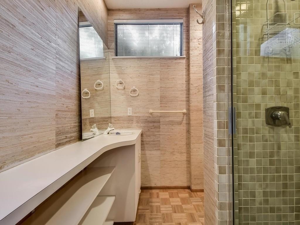 800 Leonard St - Photo 18