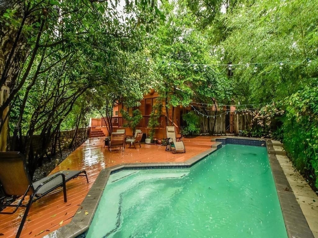 800 Leonard St - Photo 1