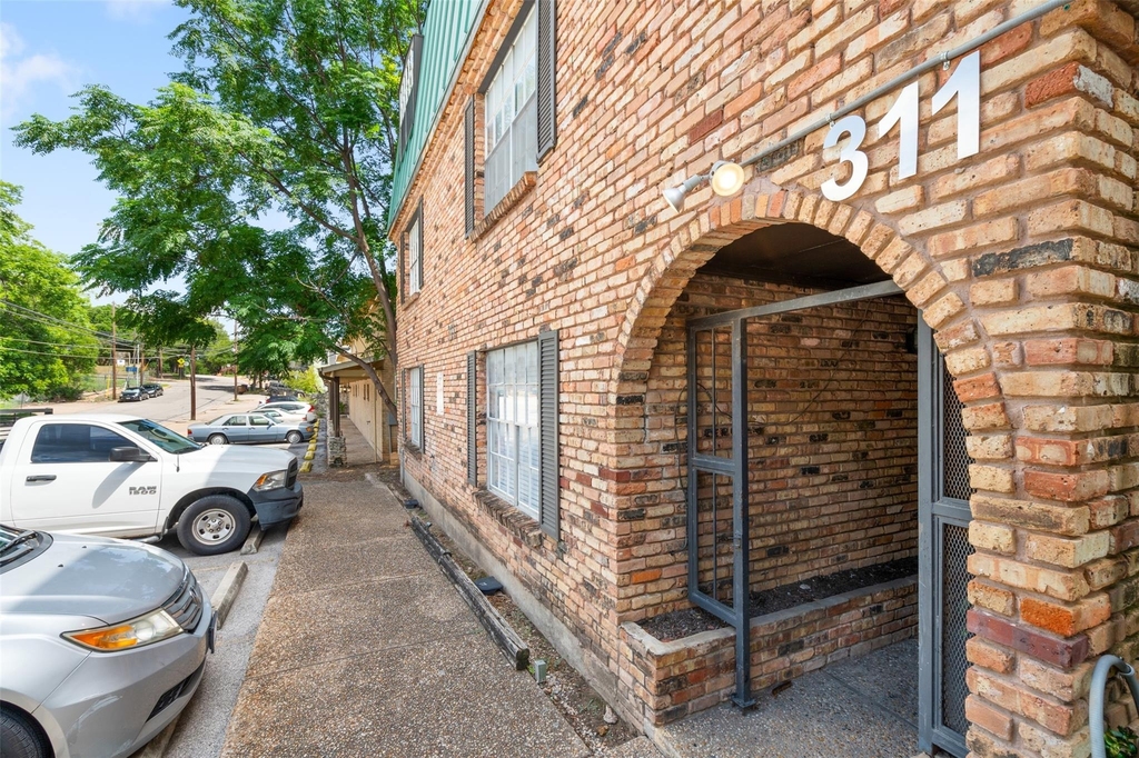 311 E 31 St - Photo 22