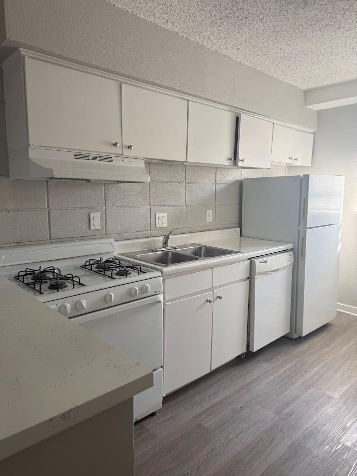 311 E 31 St - Photo 5