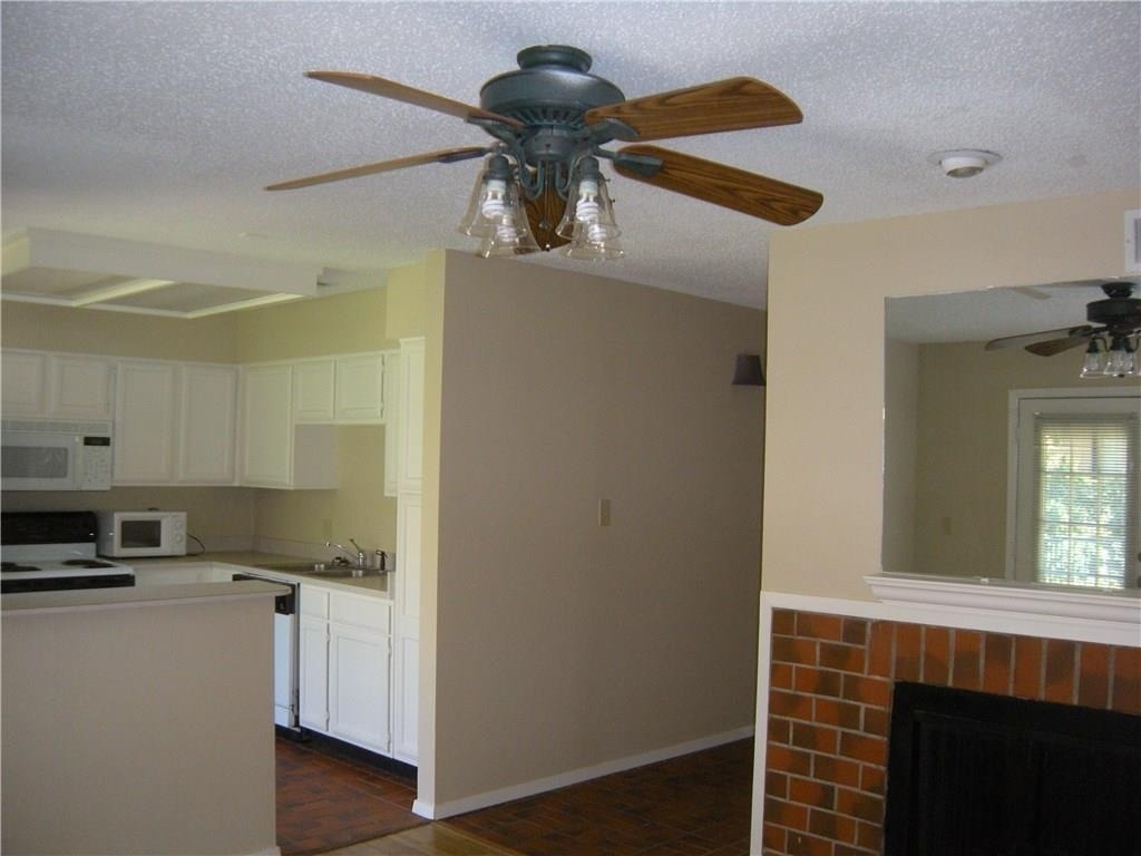 2110 Riogrande St - Photo 5