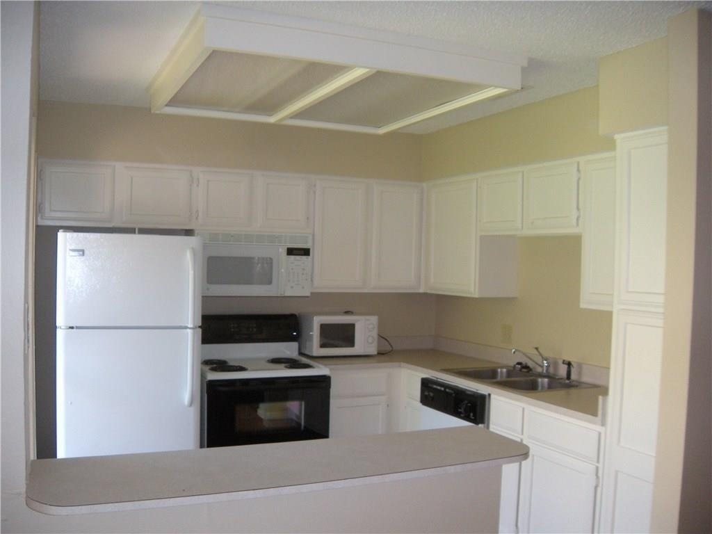 2110 Riogrande St - Photo 6
