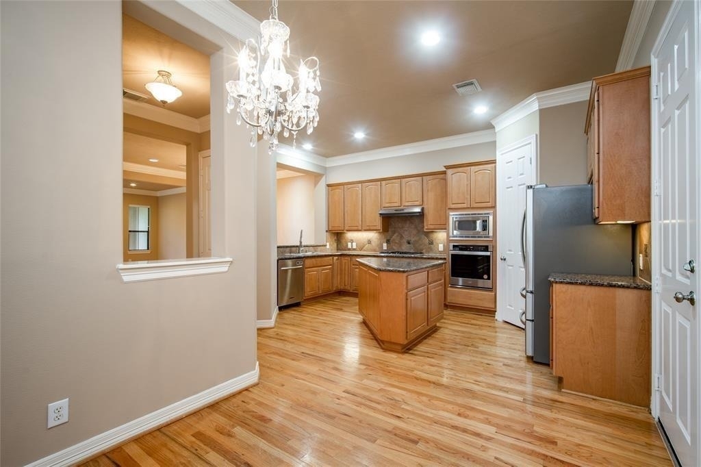 2906 Royal Oaks Crest - Photo 6