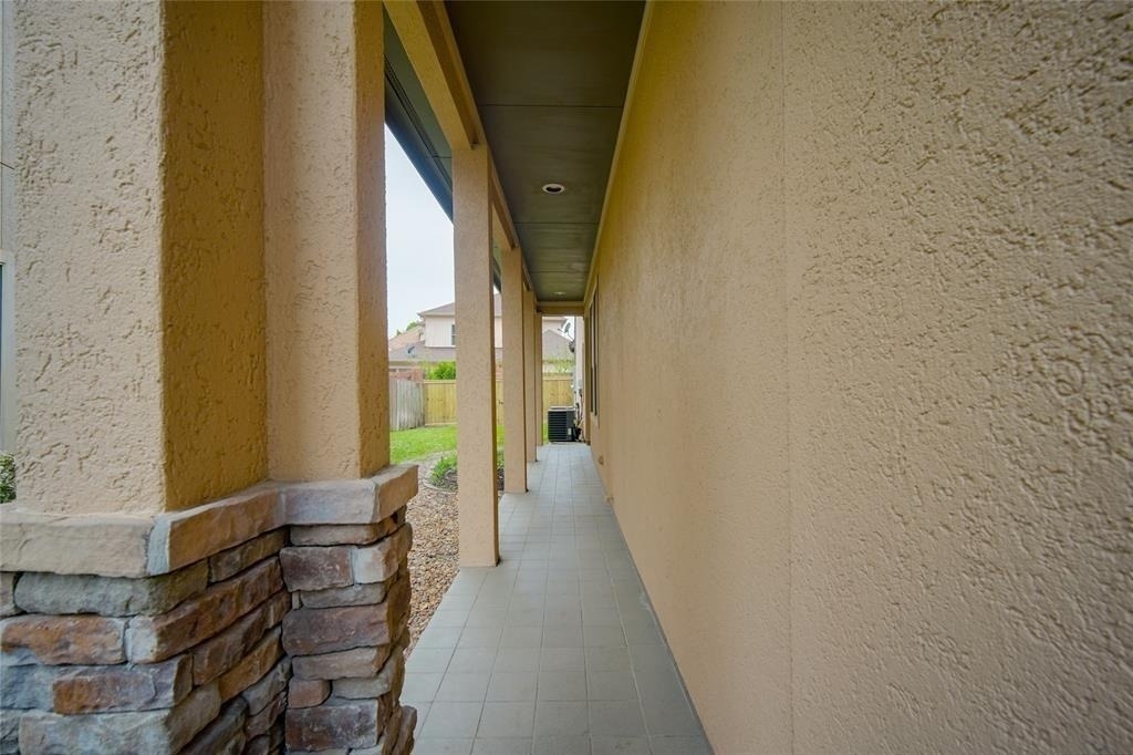 2906 Royal Oaks Crest - Photo 2
