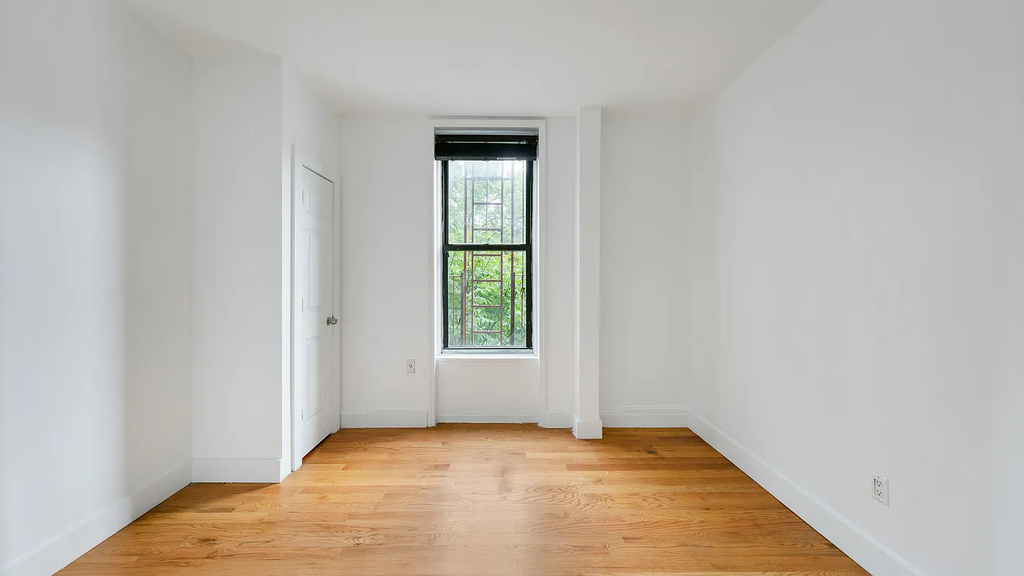 756 Marcy Avenue - Photo 2