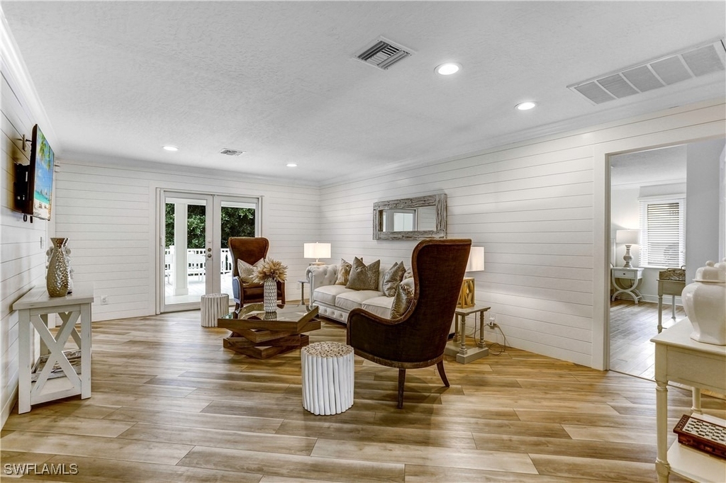 370 6th Avenue S - Photo 14