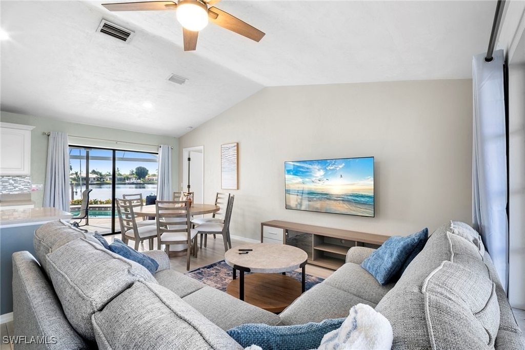 4530 W Coral Circle - Photo 6