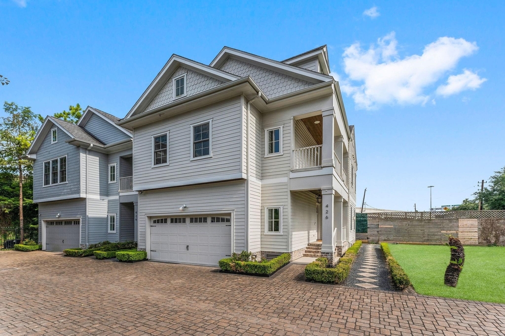 426 Marshall Street - Photo 2