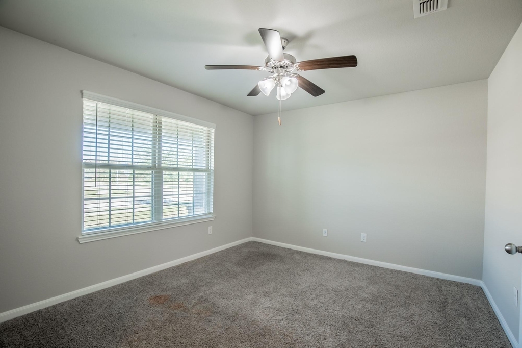 1407 Wheatland Terrance Lane - Photo 5