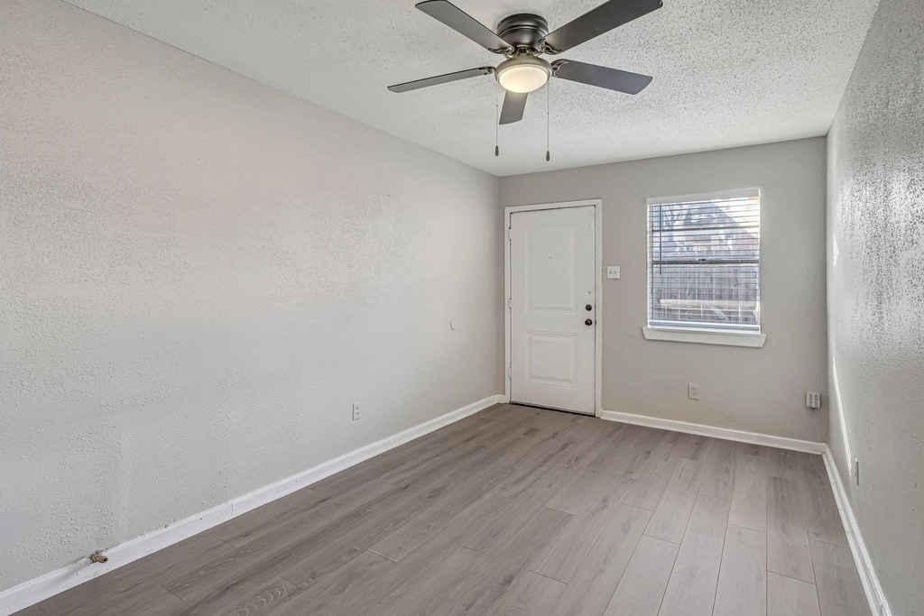 4720 Carmen Street - Photo 3