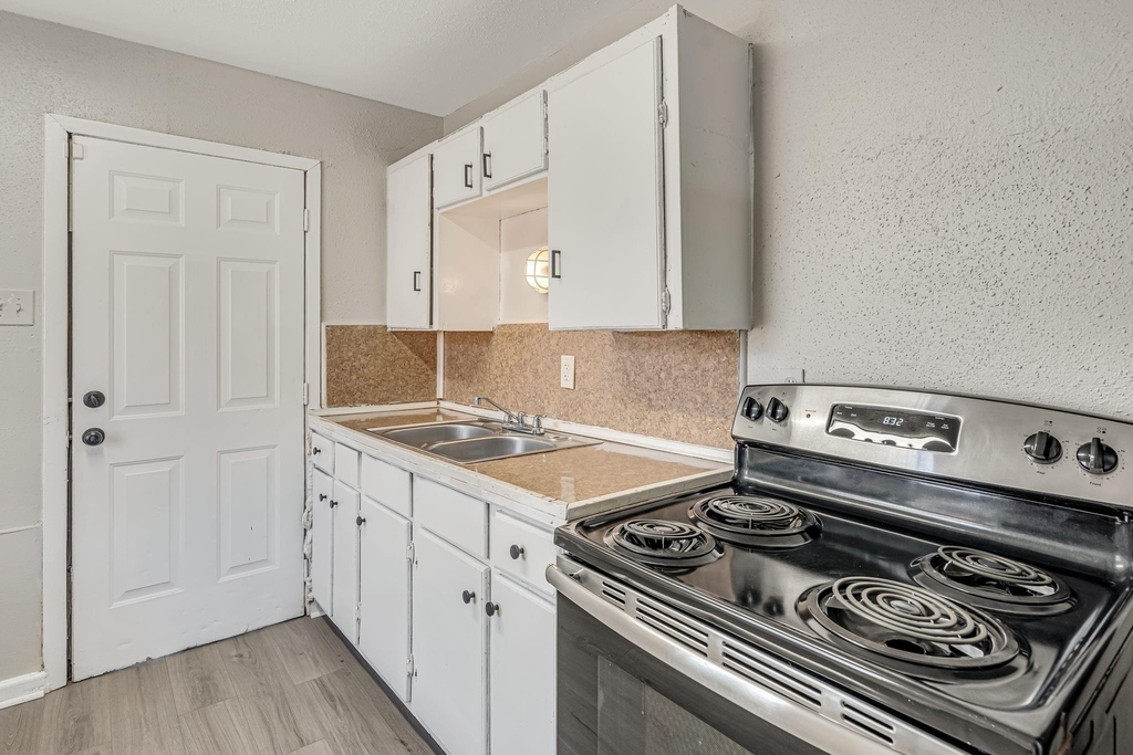 4720 Carmen Street - Photo 5