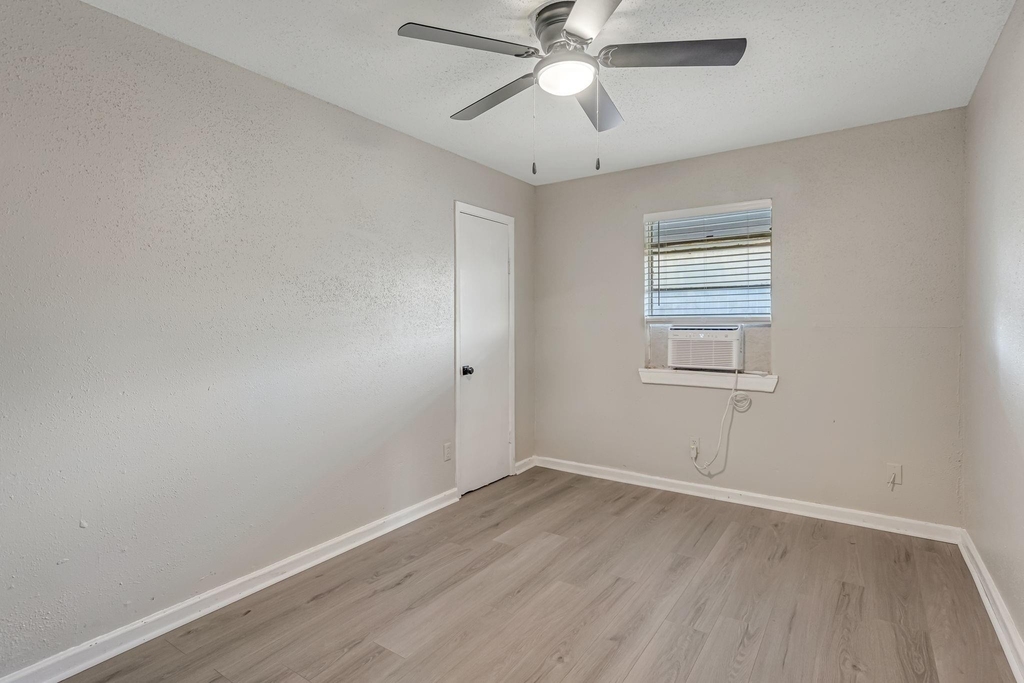 4720 Carmen Street - Photo 11