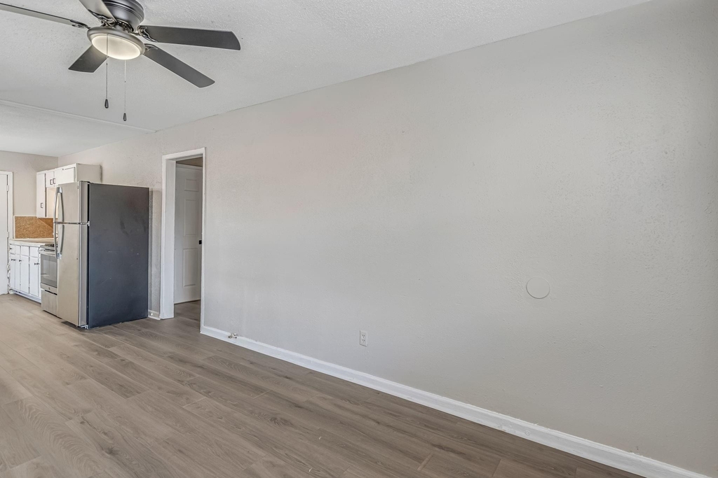 4720 Carmen Street - Photo 2