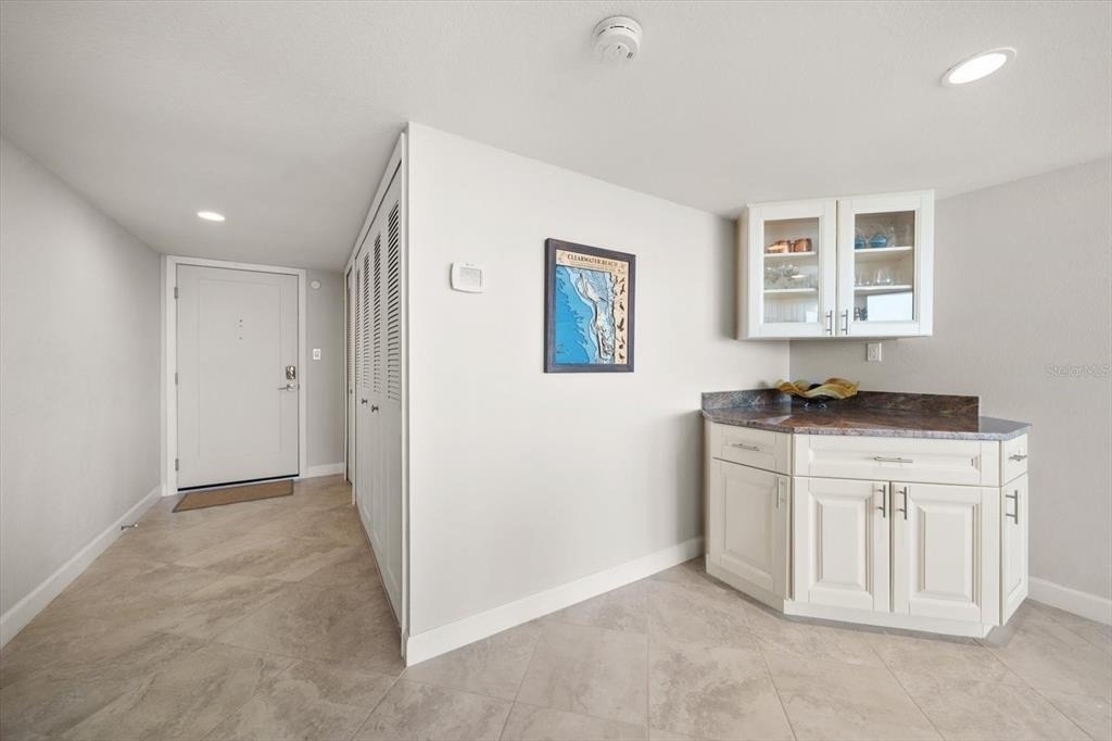 400 Island Way - Photo 2