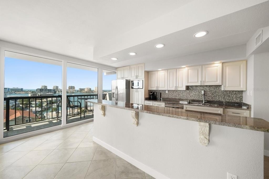 400 Island Way - Photo 6