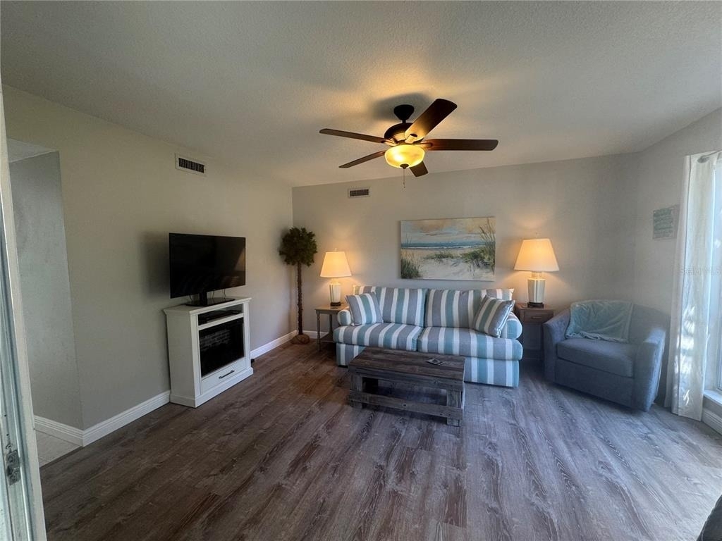 621 Windrush Bay Drive - Photo 2