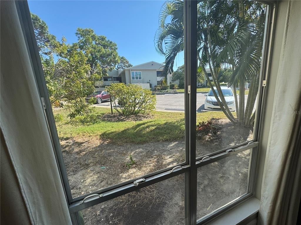 621 Windrush Bay Drive - Photo 5