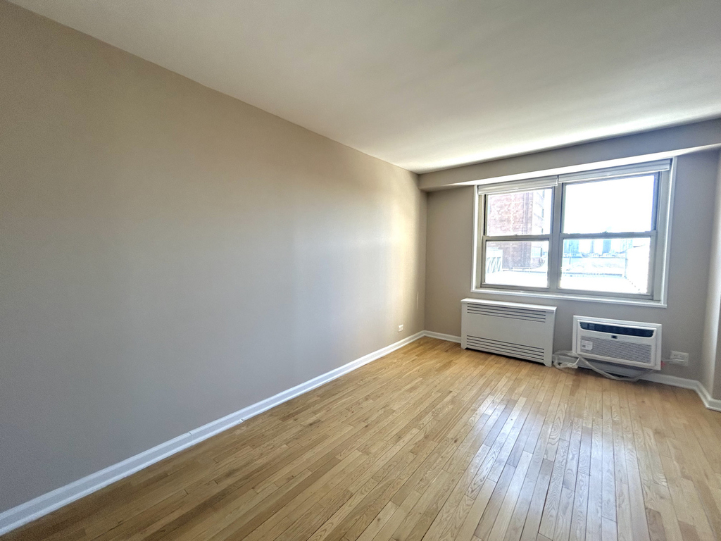 Greenwich Street - Photo 4