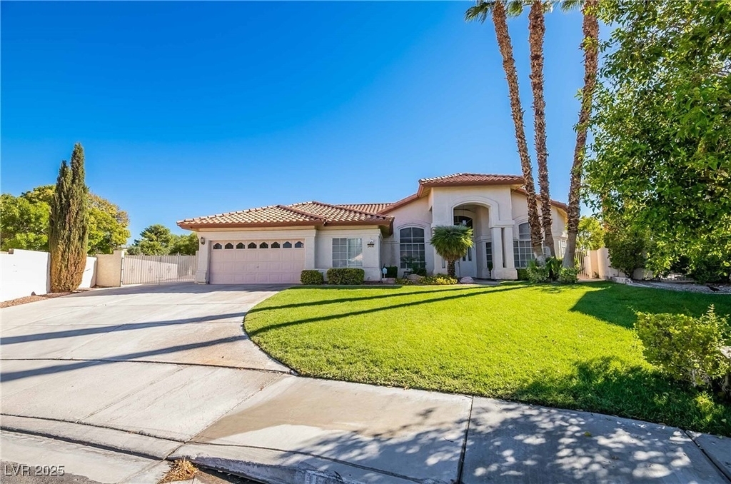 1400 Castle Crest Drive - Photo 0